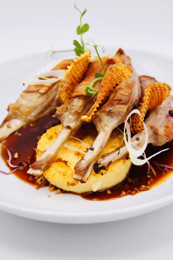 Volaille rôtie, jus de cuisson — L'Ardoise Traiteur